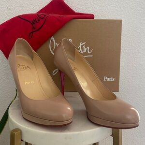 Christian Louboutin nude pump